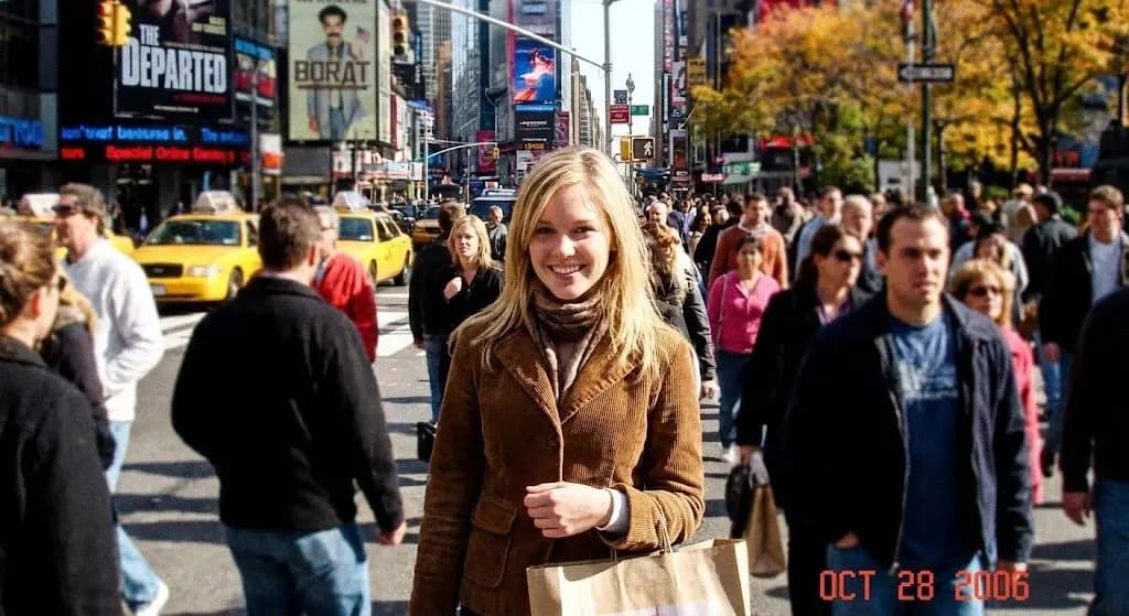 A Glimpse of Time: Busy Fall Days in Times Square 2006