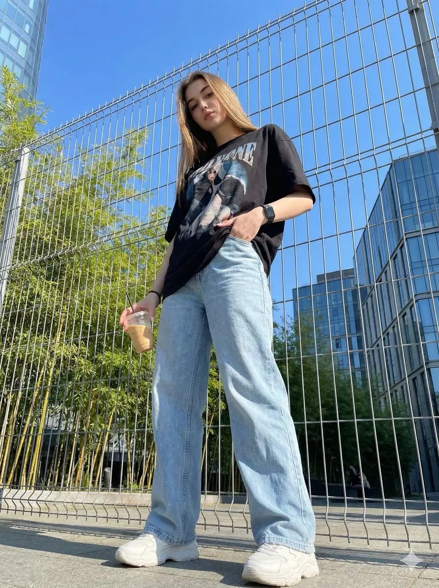 Street Style Meets Chill Vibes in the City